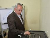 محافظ الشرقية يدلى بصوته الانتخابى.. ويؤكد: وأبهرنى مشهد الملحمة الوطنية