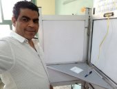 مدير المباريات السابق بالأهلى يدلى بصوته فى انتخابات الرئاسة بالهرم (صور)