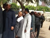 طوابير الوافدين تحتشد أمام لجان قصر النيل فى آخر أيام الانتخابات الرئاسية