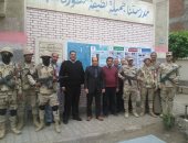 707 صوتا للسيسي مقابل صوتين لموسي بلجنة 28 كفر الحديدي بكفر صقر بالشرقية