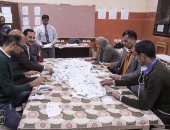 مؤشرات أولية.. السيسى يحصد 9084 صوتا مقابل 101 لموسى بـ4 لجان بأطفيح