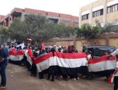 صور.. توافد السيدات بأعلام مصر على اللجان الانتخابية فى شبرا الخيمة