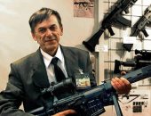 رحيل نجل ميخائيل كلاشينكوف مصمم السلاح الروسى عن عمر يناهز 76 عاما