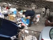 قارئة تشكو من تراكم القمامة بشارع منوف فى مصر الجديدة