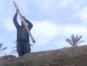 إزالة 5 مقابر مخالفة فى قرية البساتين بدمياط