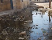 شكوى من انتشار القمامة ومياه الصرف الصحى بقرية سرسنا فى الفيوم