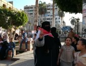 المواطنون يتوافدون على ميادين المنيا احتفالا بفوز السيسي بانتخابات الرئاسة