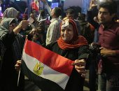 الآلاف يحتفلون بفوز السيسى على نغمات الأغانى الوطنية بالقاهرة والجيزة