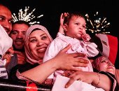 الاغانى الوطنية تشعل حماس المشاركين فى احتفالية "كلنا معاك" بفوز السيسى (صور)