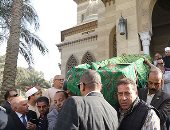 وزير الأوقاف والمفتى ونواب يؤدون صلاة جنازة زوجة وكيل أول البرلمان (صور)