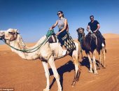 شاهد.. رايان سيكريست وصديقته شينا تايلور برحلة ممتعة فى صحراء المغرب