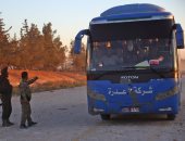 صور.. وصول المئات من سكان دوما السورية لمدينة الباب شرق حلب