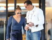 جينفر لوبيز وأليكس رودريجيز برحلة تسوق فى بيفرلى هيلز