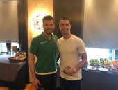 كريستيانو رونالدو يدعم ناديه السابق قبل مواجهة أتلتيكو مدريد.. صور