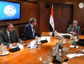 صور.. رئيس الوزراء يتابع الموقف الحالى لأرصدة السلع الاستراتيجية استعدادا لرمضان