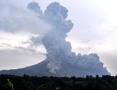 إجلاء مئات السكان من إحدى جزر فانواتو للمرة الثانية بسبب ثوران بركانى