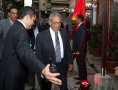 وزير النقل والقائم بأعمال السفير الأمريكى وعمرو موسى يصلان الكنيسة الإنجيلية (صور)