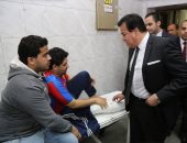 صور.. زيارة مفاجئة لوزير التعليم العالى لمستشفى الدمرداش الجامعى