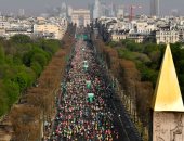 الآلاف يشاركون فى ماراثون باريس الدولى