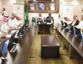 مستشار الديوان الملكى بالسعودية يدشن مساعدات التمور المقدمة لـ30 دولة