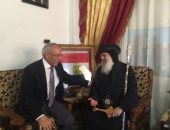 فيديو وصور.. محافظ شمال سيناء يقدم التهنئة للأقباط بمقر مطرانية العريش