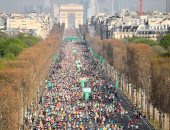 صور.. الآلاف يشاركون فى ماراثون باريس الدولى