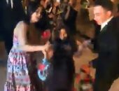 فيديو.. حسام حبيب وشيرين عبدالوهاب وأطفالها يرقصون على أغنية "كل ما أغنى"