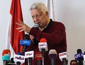 مرتضى منصور يراجع فيديو "الأهلاوية" داخل نادى الزمالك