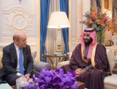 صور.. ولى العهد السعودى يبحث مع وزير الخارجية الفرنسى العلاقات الثنائية