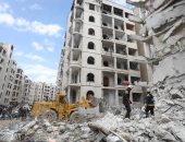 صور.. فرق الإنقاذ السورية تزيل آثار تدمير موقع انفجار مدينة إدلب