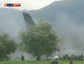 فيديو.. تصاعد النيران من طائرة الجزائر العسكرية قرب قاعدة لبوفاريك الجوية