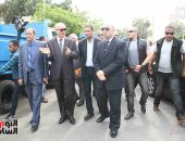 محافظ القاهرة: منظومة النظافة الجديدة ستقضى على ظاهرة النباشين (صور)