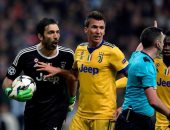 بوفون يواجه خطر الإيقاف فى إيطاليا بعد طرده أمام ريال مدريد