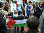 صور.. تظاهرات فى ماليزيا تضامنا مع فلسطين ضد قوات الاحتلال الإسرائيلى