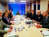 صور.. ماكرون يجتمع بقادة الجيش الفرنسى بعد توجيه ضربة جوية لسوريا