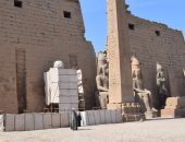 صور.. تمثال رمسيس الثانى بمعبد الأقصر يستعد للظهور للعالم الجمعة المقبل