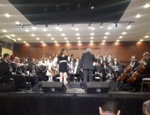 المايسترو سليم سحاب يقود كورال الأطفال فى افتتاح قاعة مؤتمرات نادى الشرقية