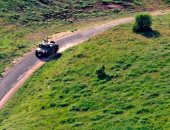 الدبابات الإسرائيلية تتحرك باتجاه مرتفعات الجولان السورية -صور