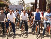 صور .. رئيس جامعة طنطا يشارك الطلاب فعاليات الملتقى الثالث لماراثون الدراجات‎ 