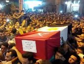 أهالى قرية "غيتة" بالشرقية يشيعون جنازة الشهيد مجند أدهم صلاح