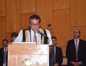 وزير التعليم العالى يكرم علماء جامعة أسيوط فى الاحتفال بعيد العلم (صور)