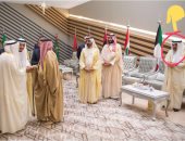 سعود القحطانى ساخراً: ممثل الشق القطرى فى القمة العربية منبوذا