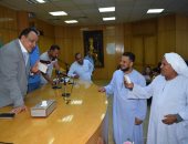 صور.. قروض ومساعدات مالية للأسر الأكثر احتياجًا بالمنيا