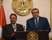 رئيس الوزراء يبحث المشاكل المتعلقة بعمال مصر 