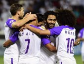 شاهد.. احتفال حسين الشحات مع نجوم وجماهير العين بلقب الدورى الإماراتى