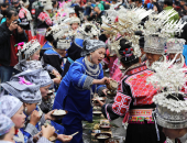 صور.. احتفالات أقلية عرقية بمهرجان مياو القومى فى الصين