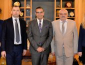 رئيس جامعة المنصورة يستقبل وفد الأكاديمية الروسية الرئاسية