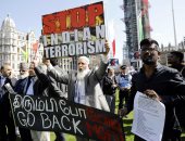 صور.. الأمير تشارلز يلتقى ناريندا مودى وسط مظاهرات احتجاجية ضد الزيارة