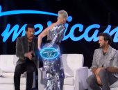فيديو.. تعرف على سر ظهور شعار "American Idol" على مؤخرة كاتى بيرى    