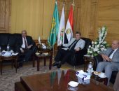 رئيس جامعة بنها يستقبل عميد كلية الطب فى "الهاشمية الأردنية"